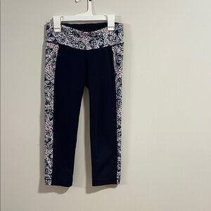 Lilly Pulitzer Weekend Cropped leggings Navy and Pink Patterned Leggings